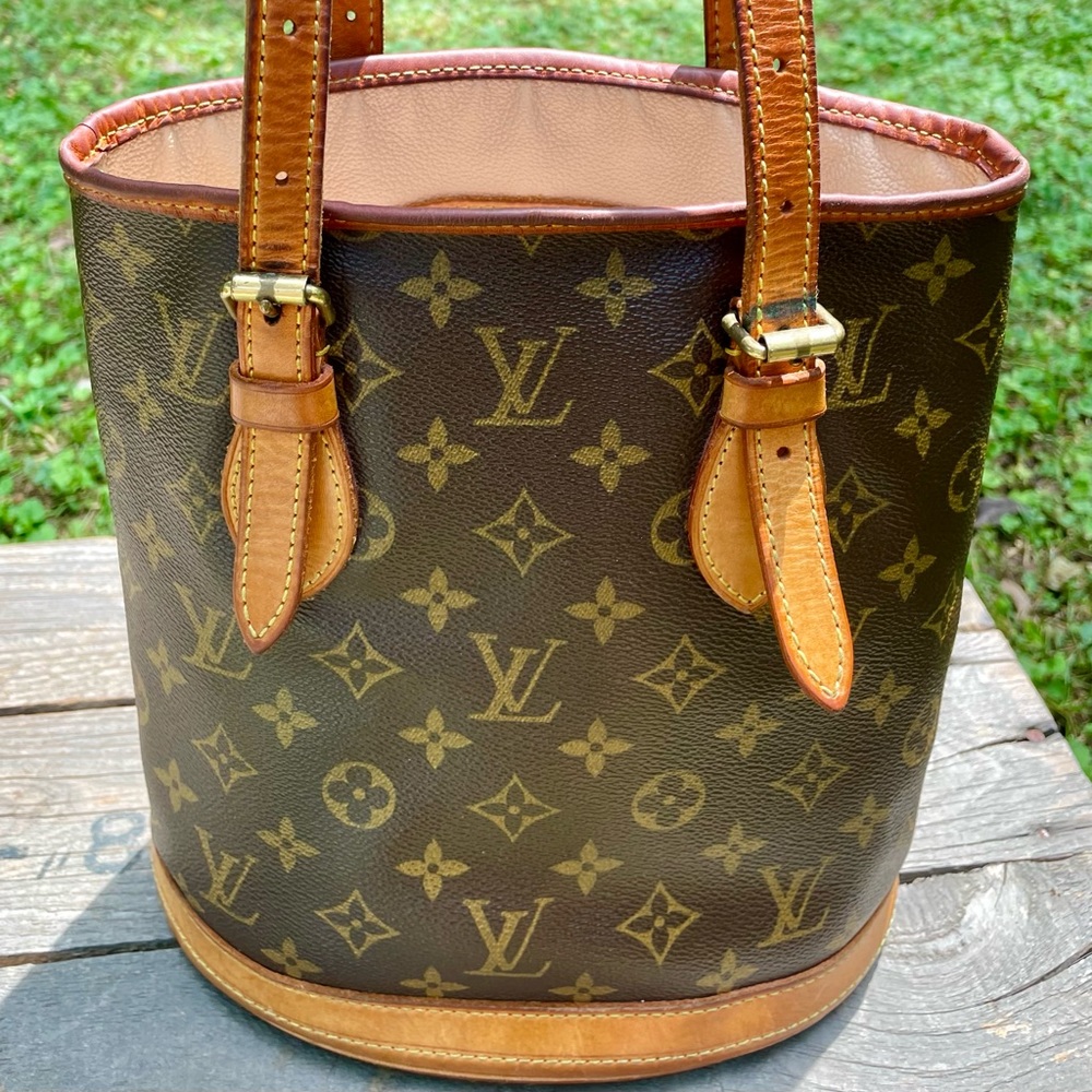 Louis Vuitonn Monogram Bucket Purse